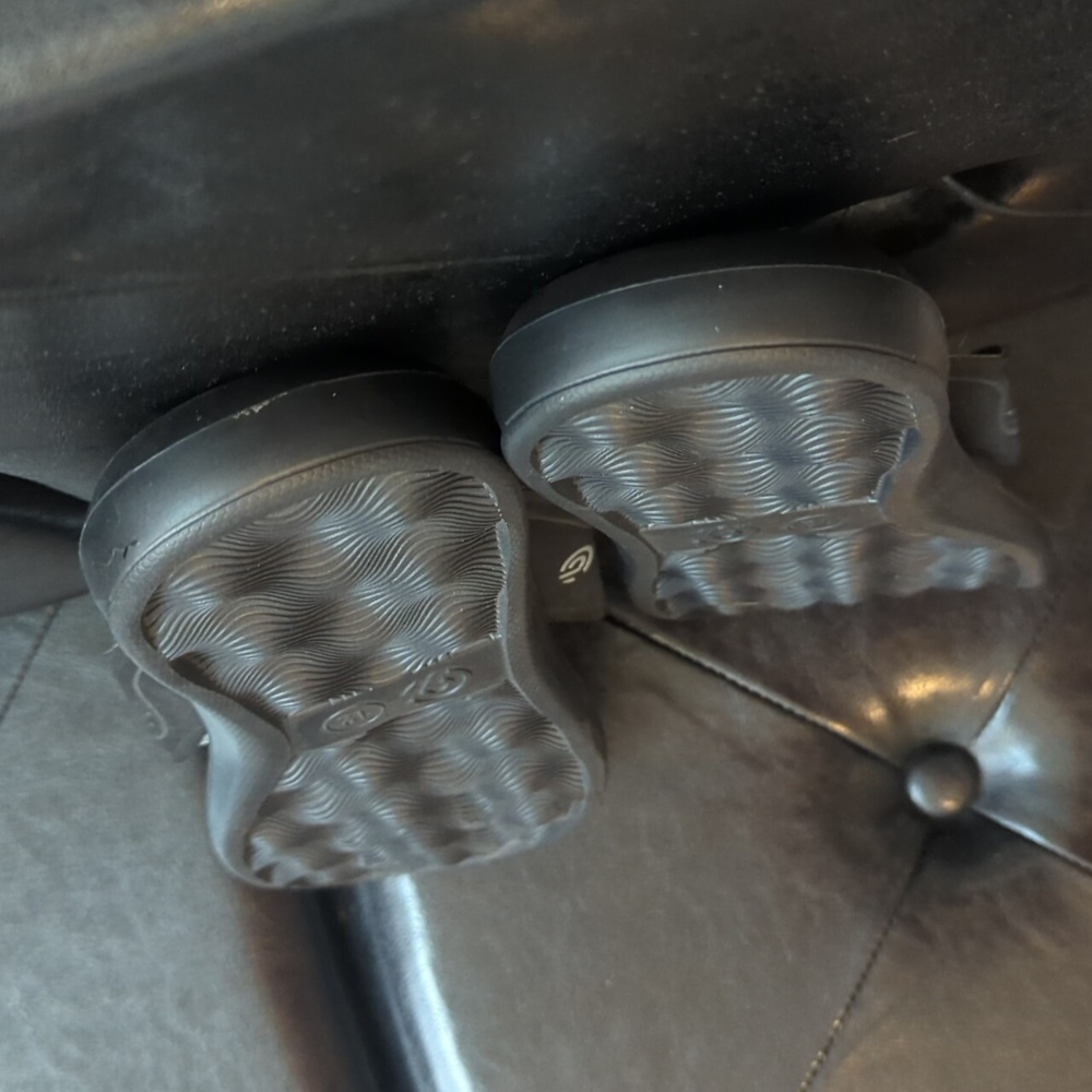 flip flops - Picture 3 of 5